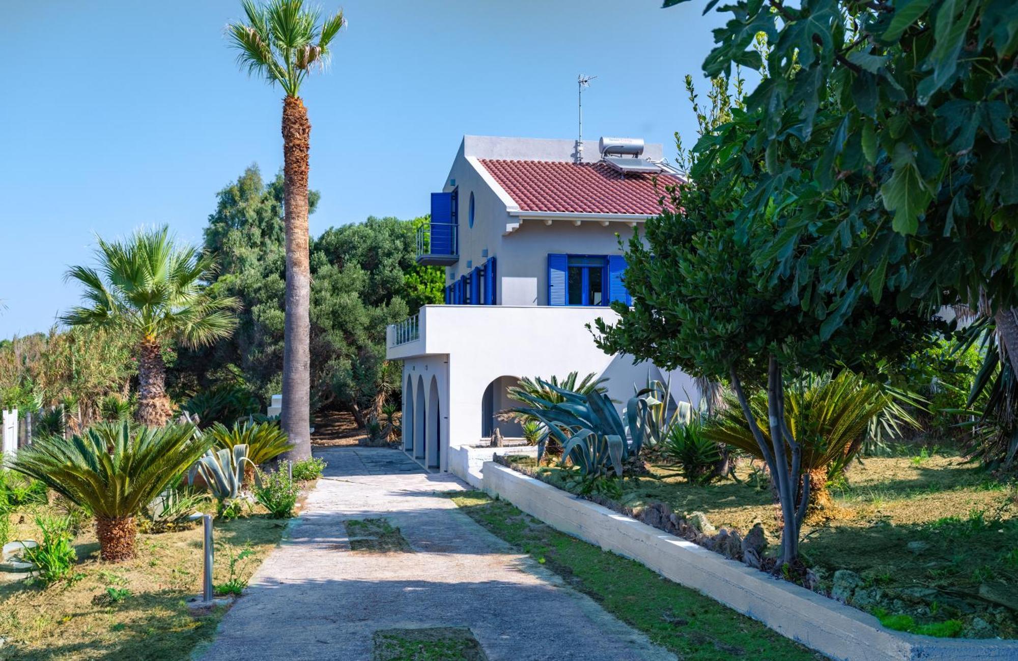 Seaside Villa *