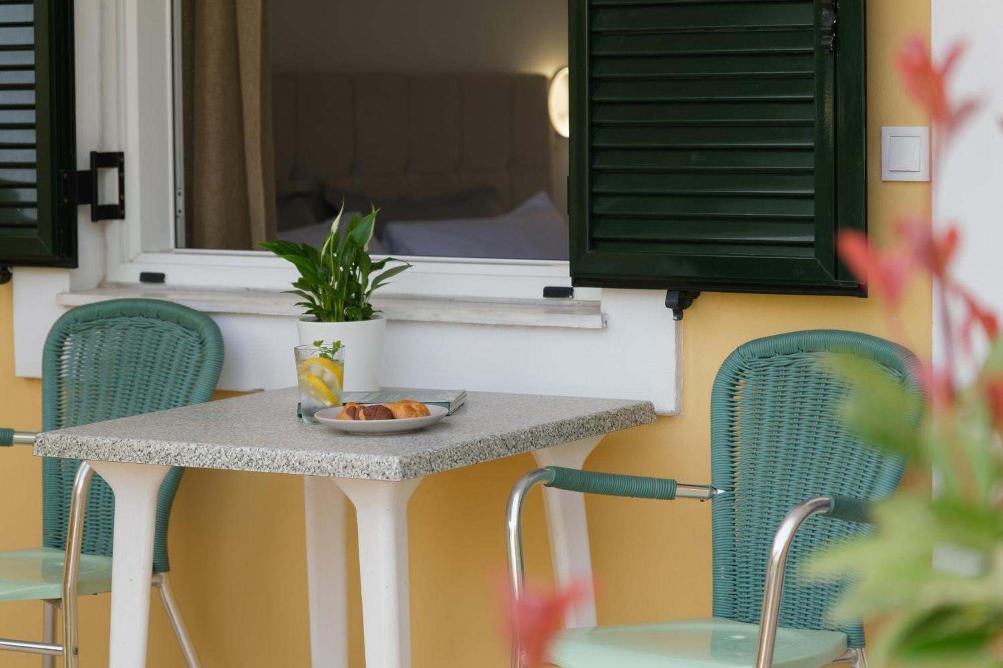 Kalypso Aparthotel 3*