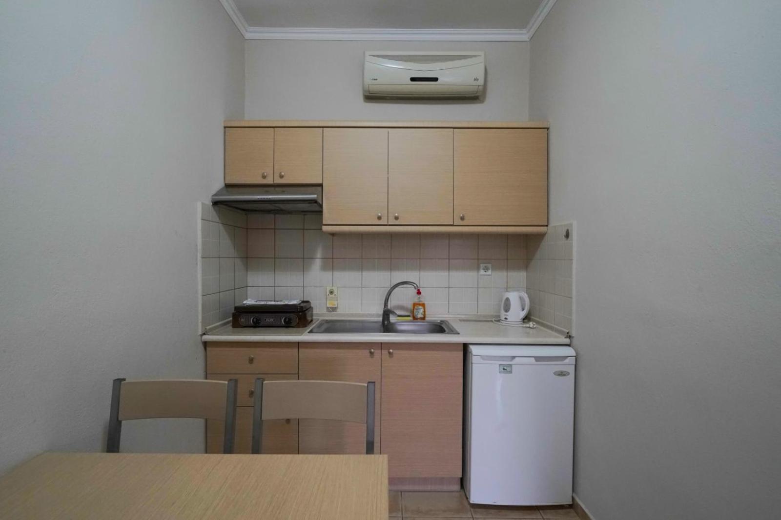 Anestis Aparthotel 3*