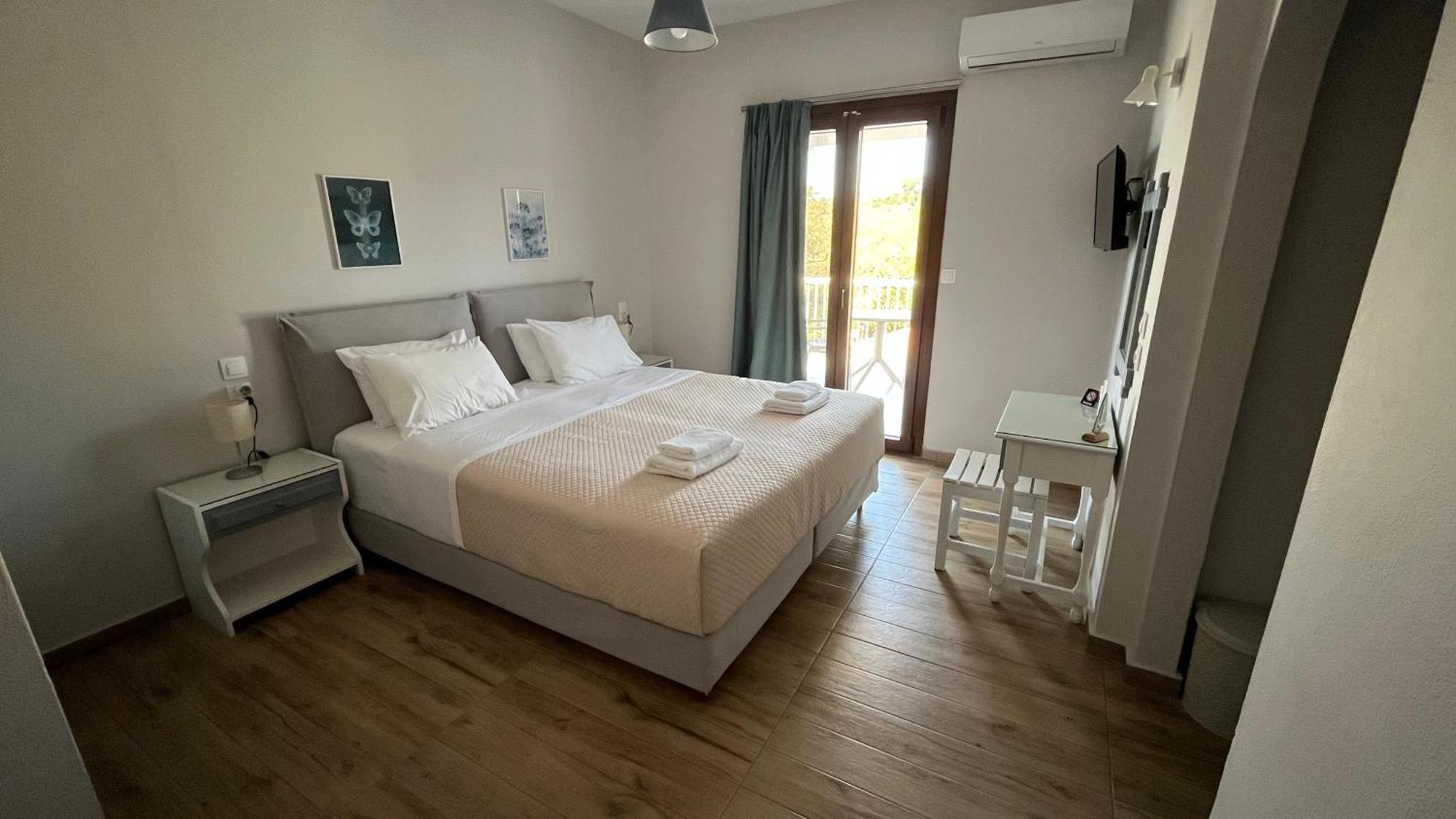 Golden Evelyn Agia Paraskevi (Skiathos)