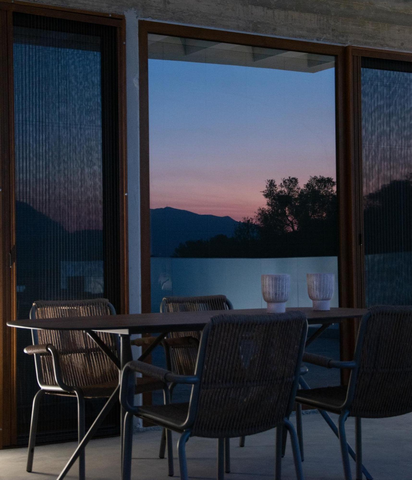 Marnos Luxury Villa *