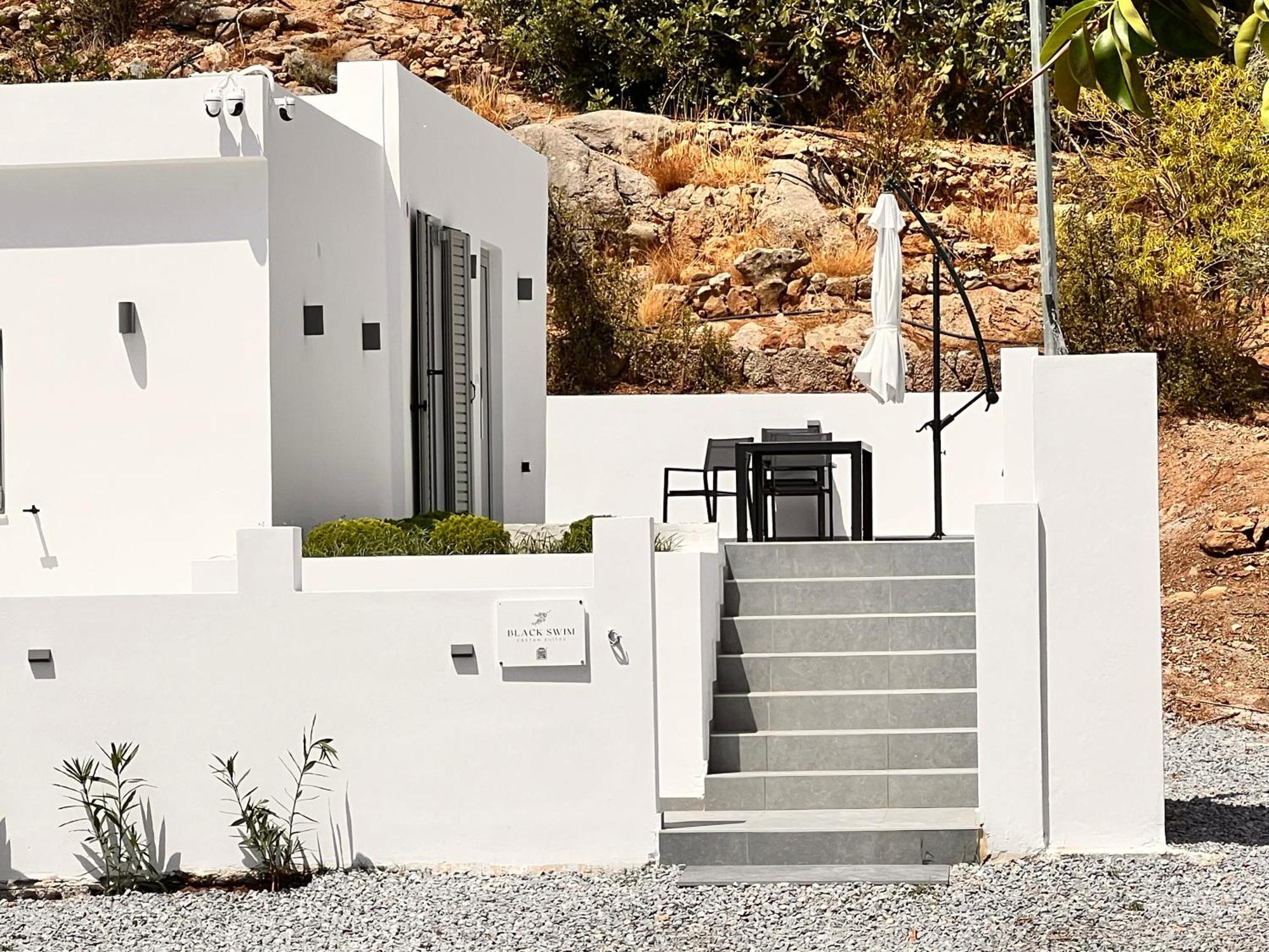 Black Swim Cretan Villa