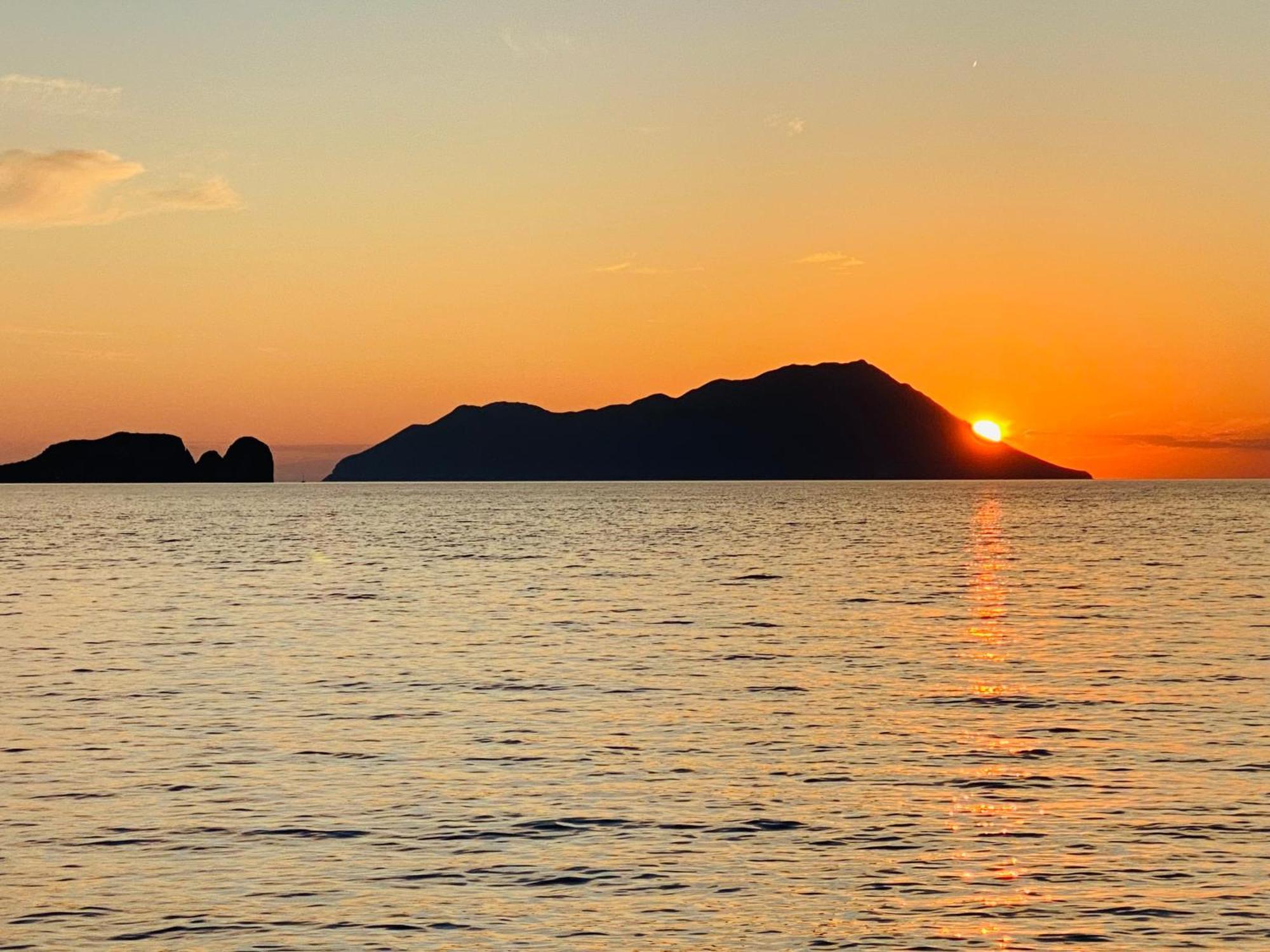 Milos Island-cavo Paradiso Ocean House