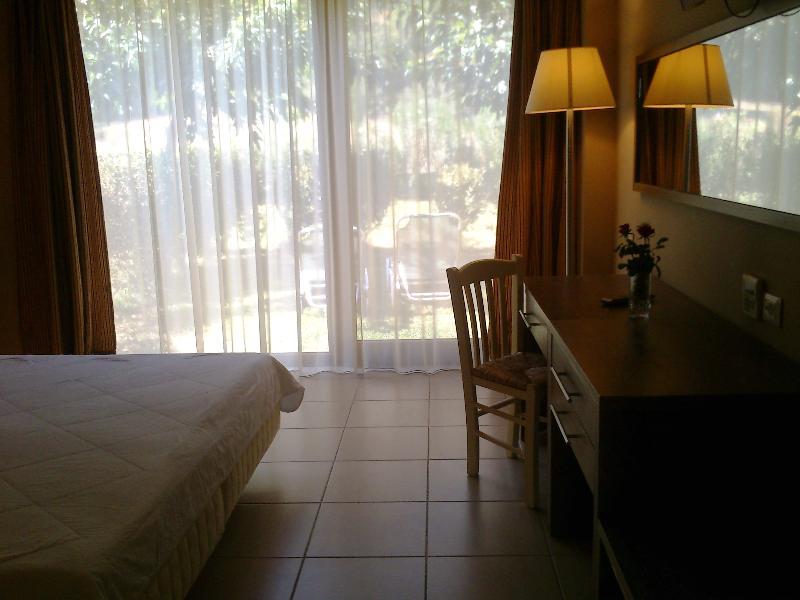 Valley Village 3*