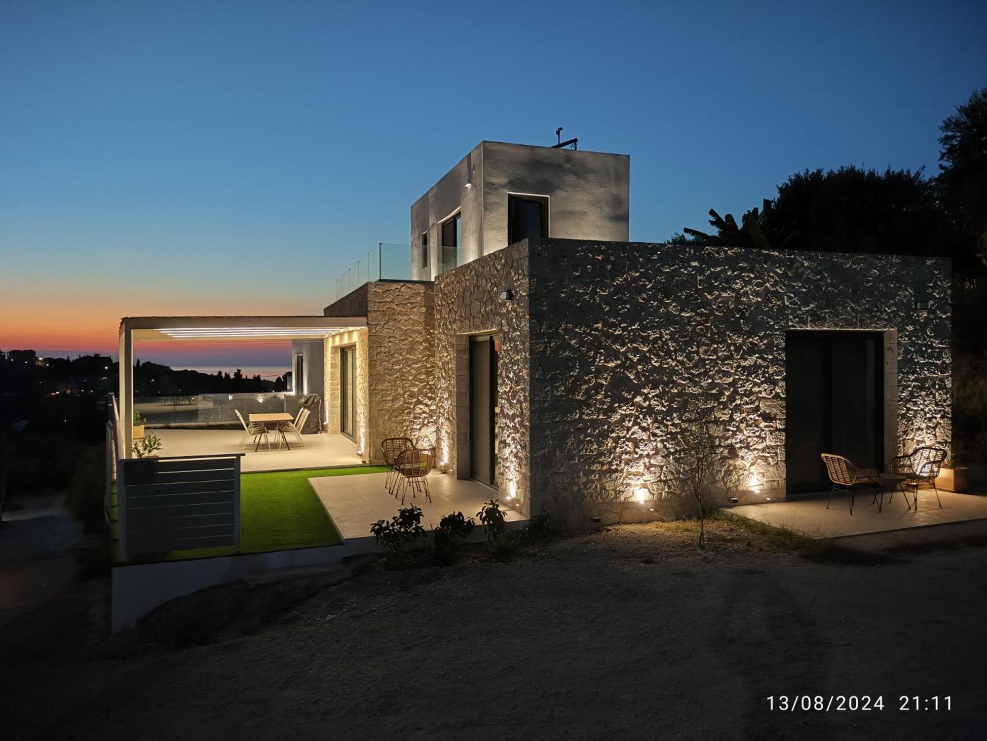 Arillas Dinos Villa *
