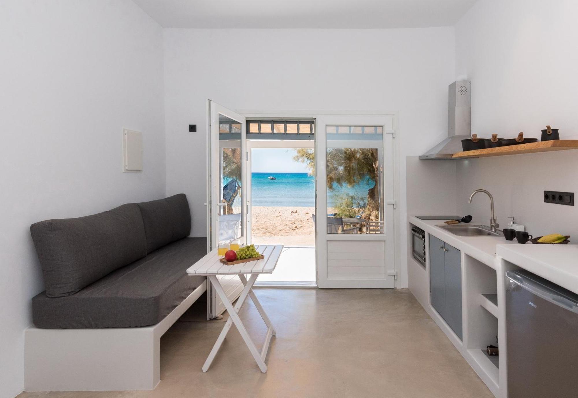 Opal Wave Milos Holiday home Provatas