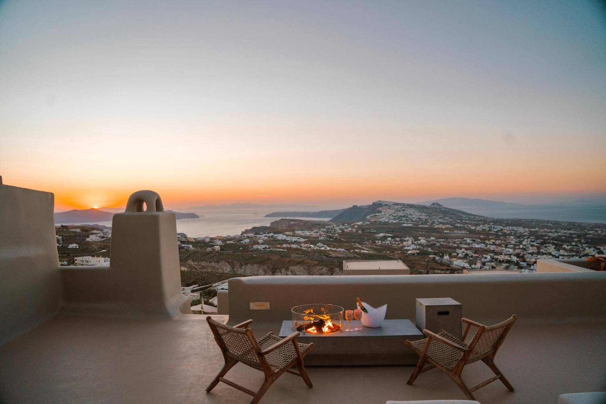 Luna Santorini Apartment