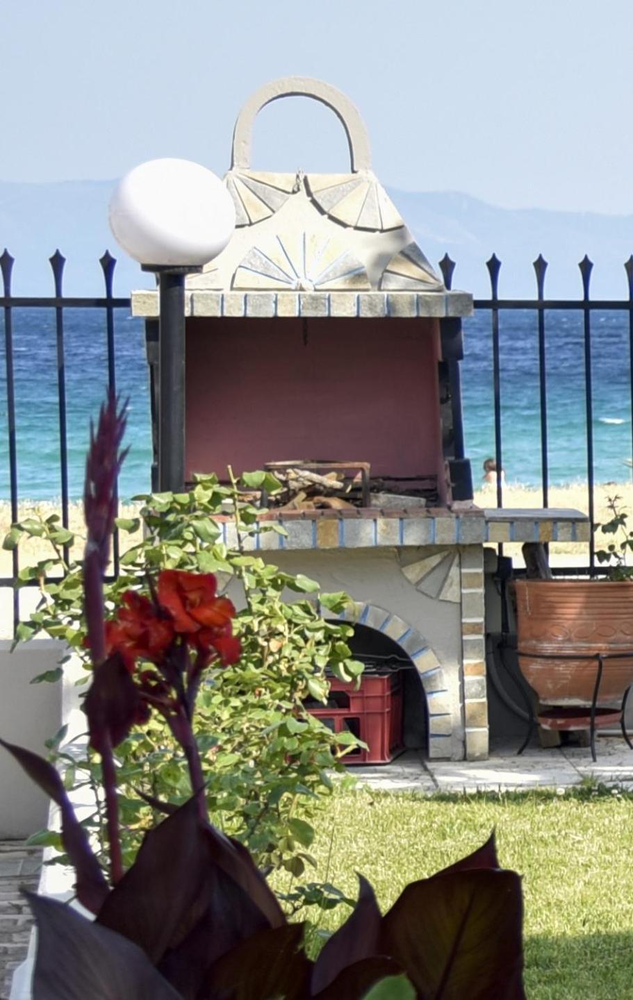 Seafrontgardenhouse Apartment Nea Iraklitsa