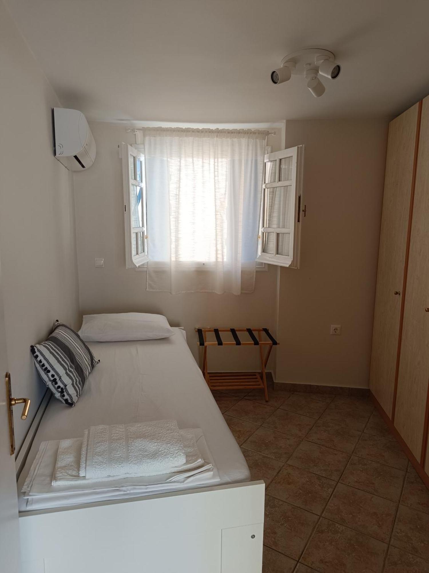 Thama Poros Holiday home