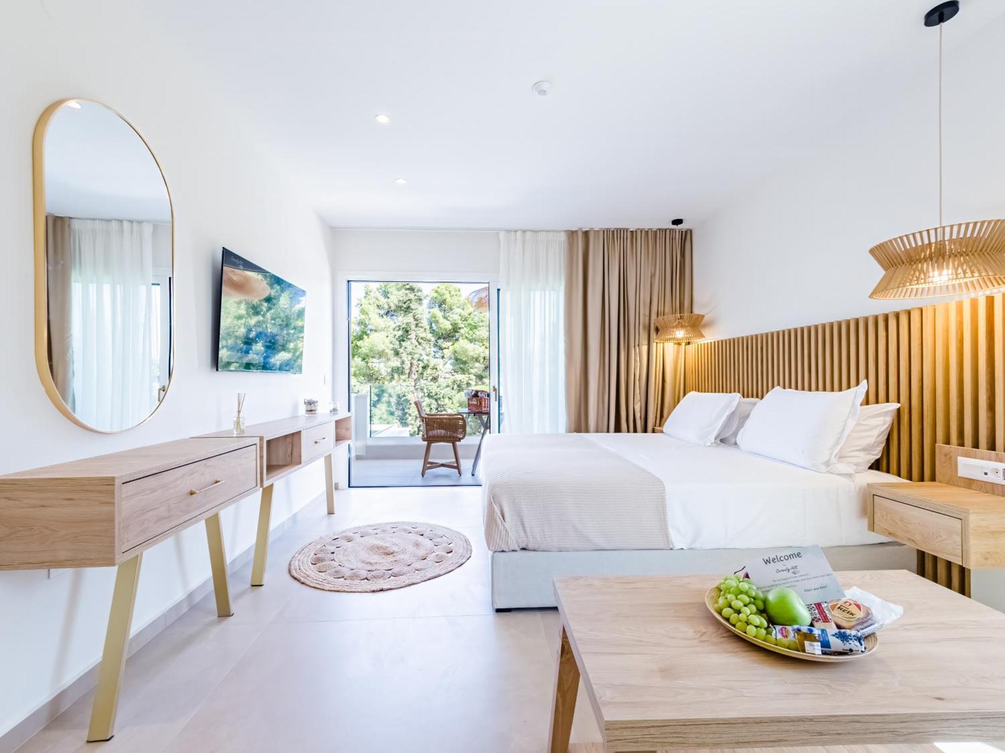 Serenity Hill Apartment *