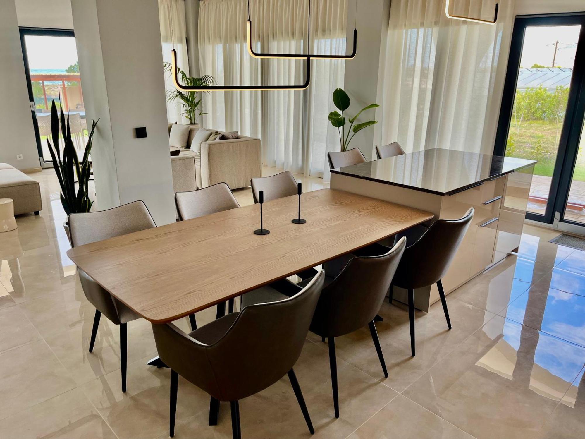 Selena Front Loft - With Private Pool & Garden *