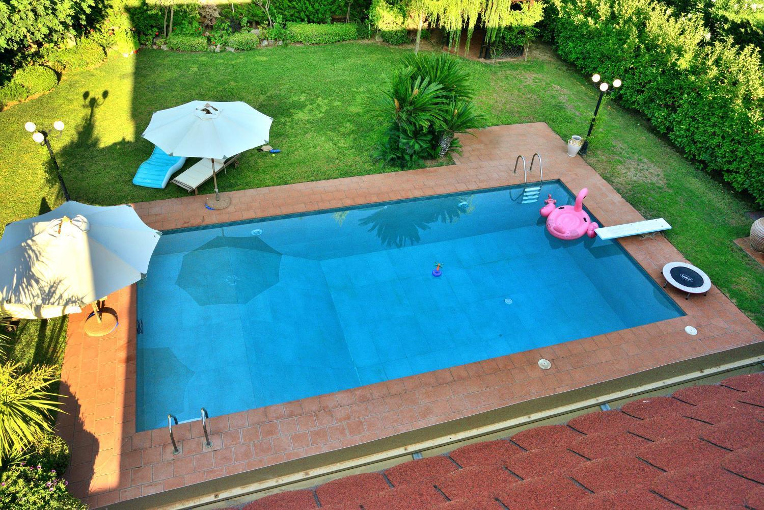 Pool Desmira Nea Palatia