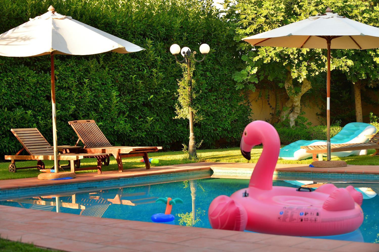 Pool Desmira *
