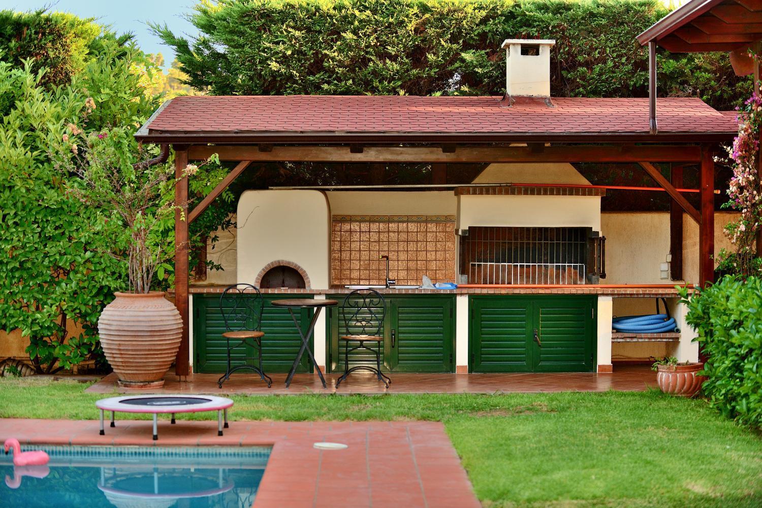Pool Desmira