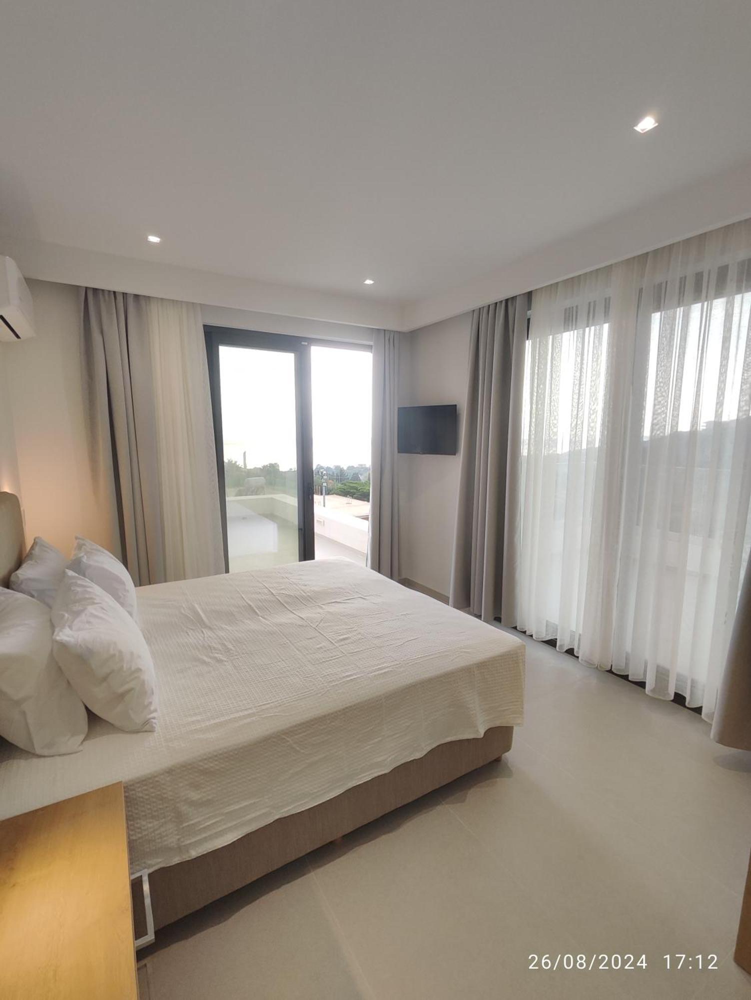 Arillas Marilou Villa *