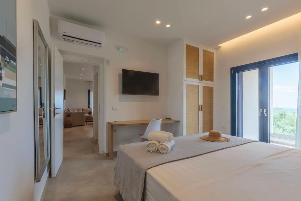 Thea Santa Marina Villa *