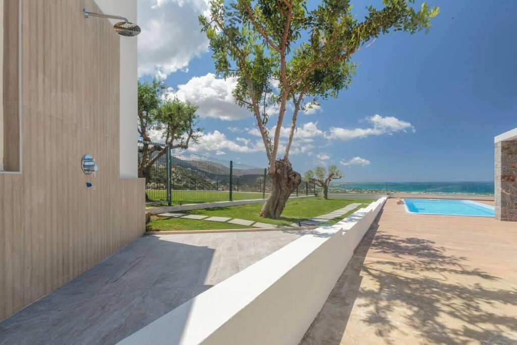 Thea Santa Marina