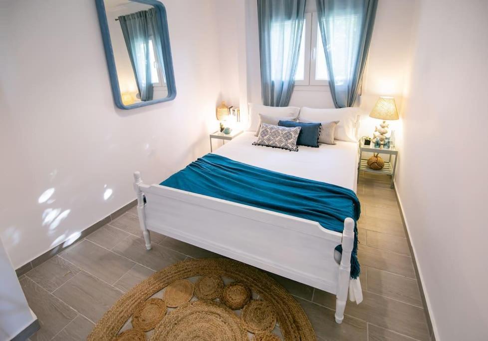 Holiday home Kalamos Sea View Walking Distance Agioi Apostoloi (Attica)