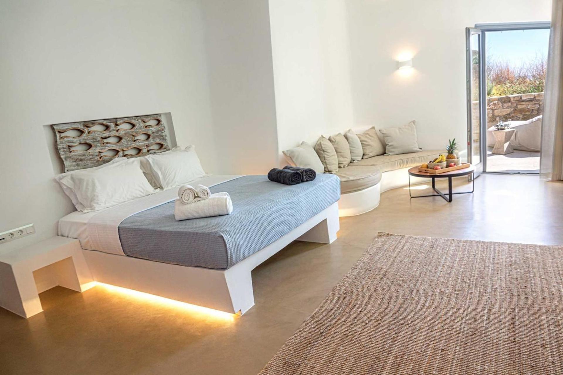 Villa Splendid Mykonos Villa Villa Agape 5 Bedrooms Private Pool With Stunning Sea Views Outdoor Lounge Dining Area Hot Tub Kalafatis