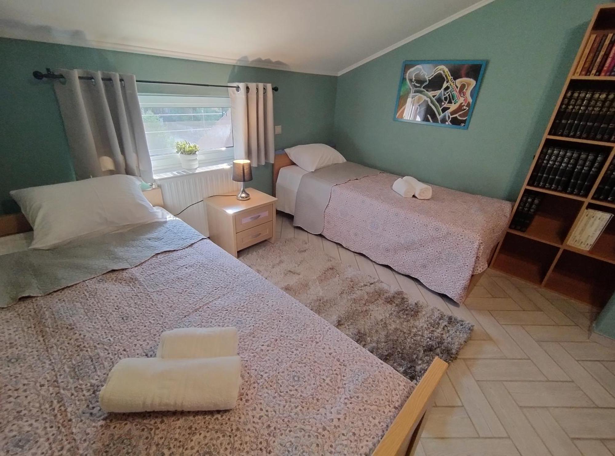 Mirabilia Apartment