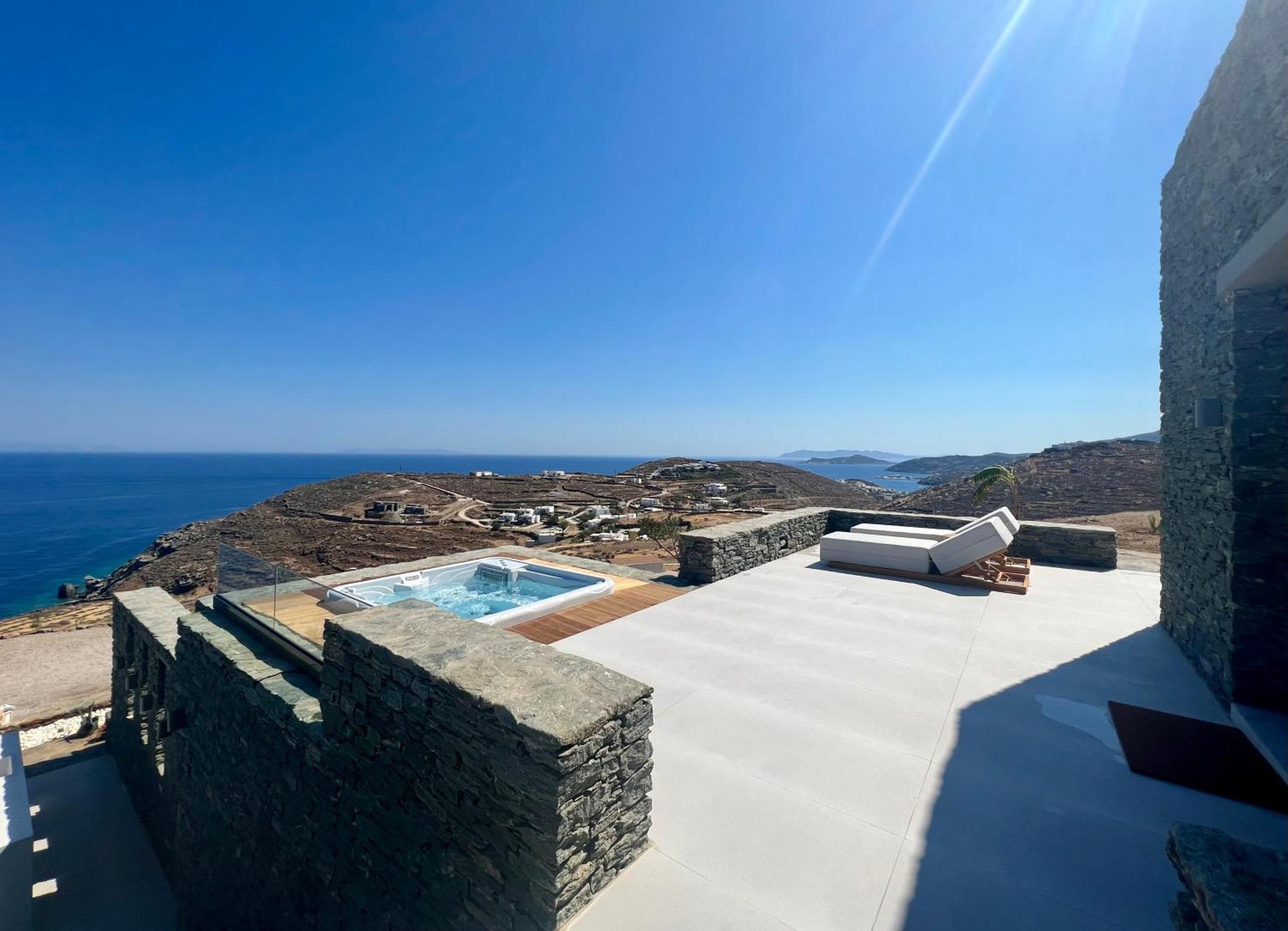 Villa Enilio Mera *