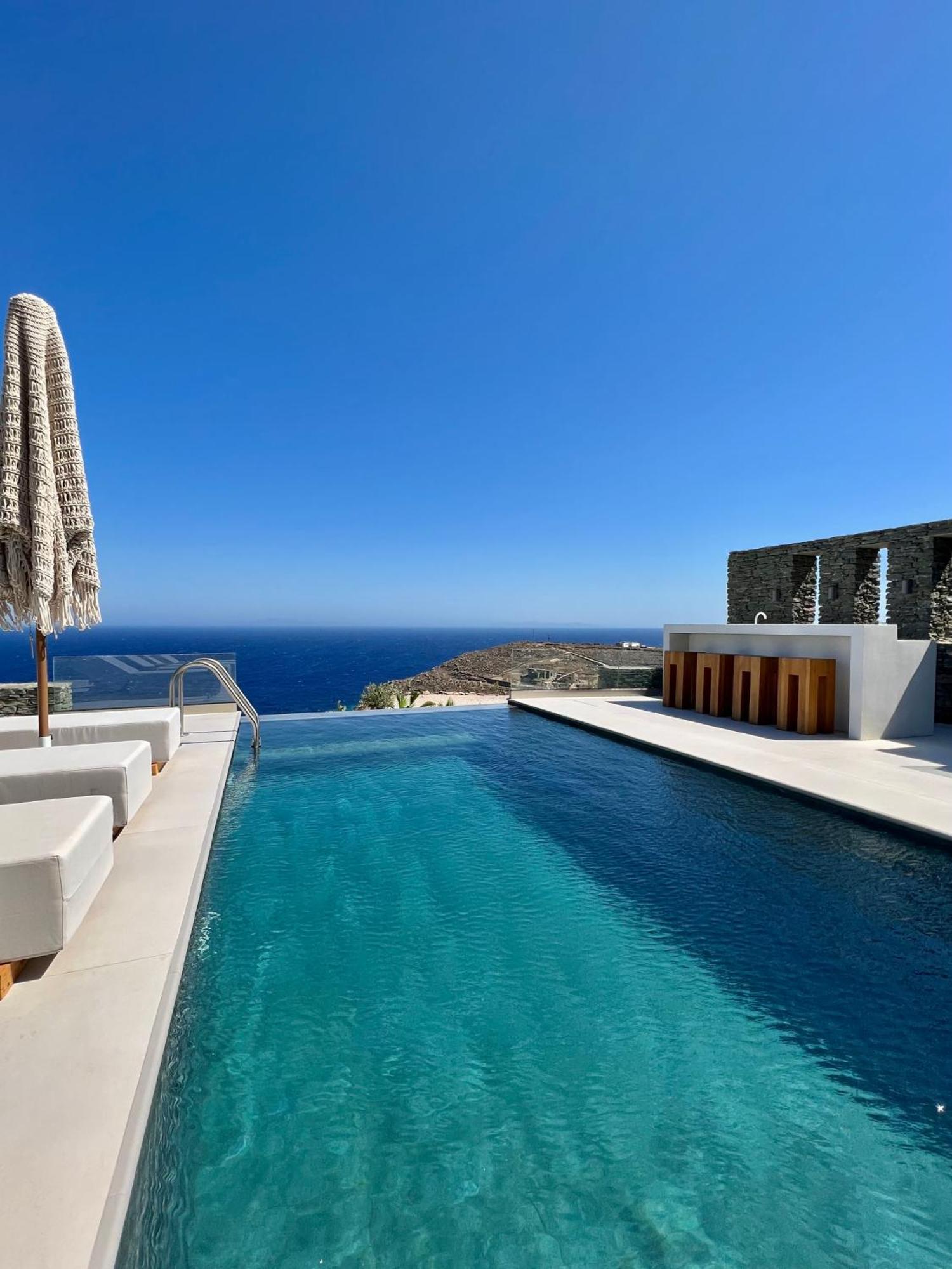 Villa Enilio Mera *