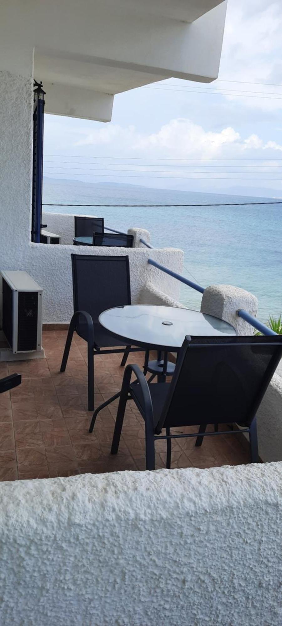 Seaside Apartment *