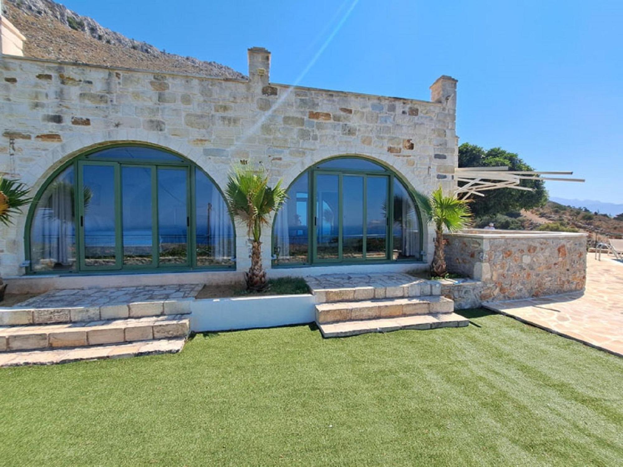 Apollo - Saint George's Retreat Village