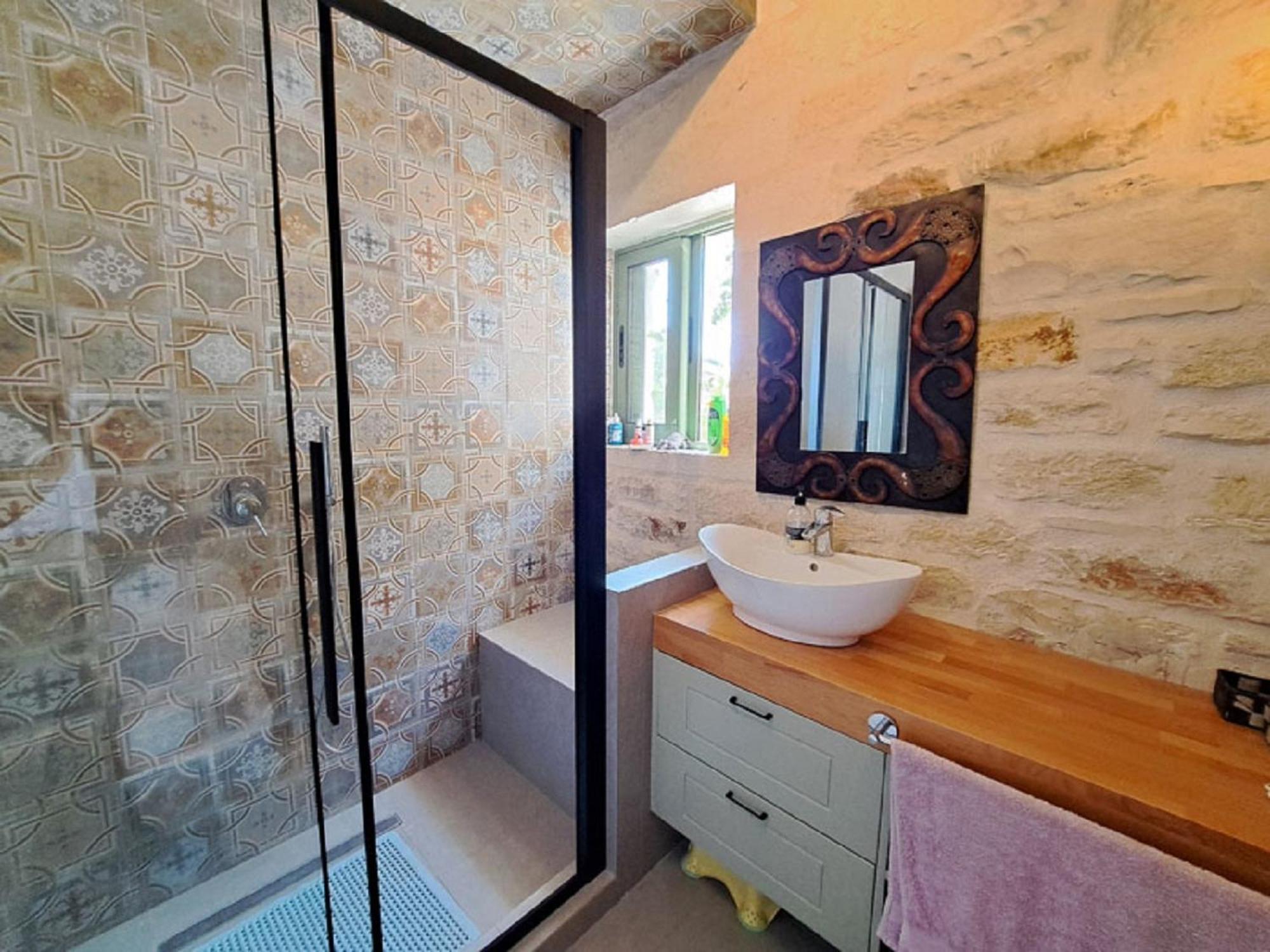 Apollo - Saint George's Retreat Village