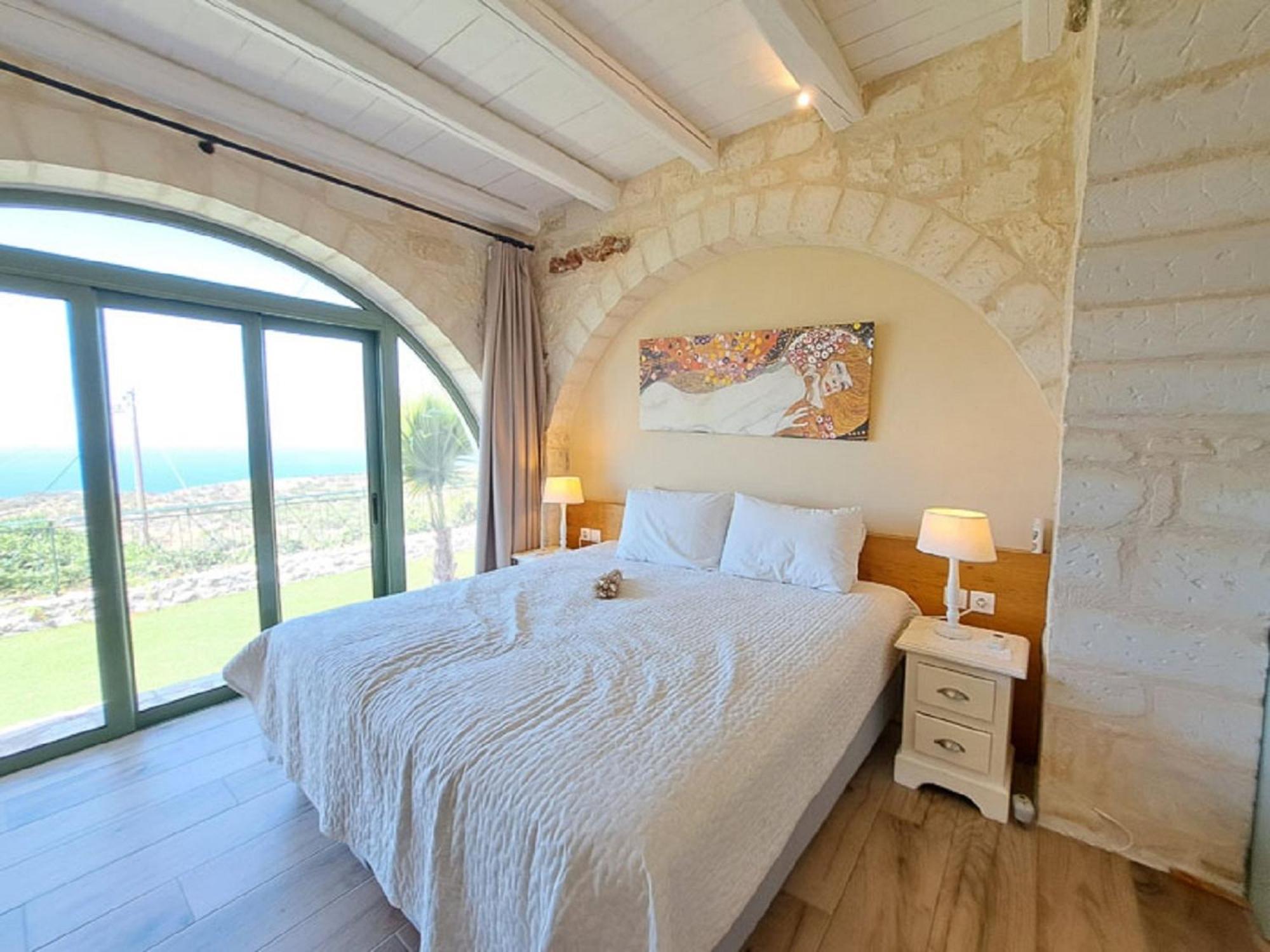 Apollo - Saint George's Retreat Village