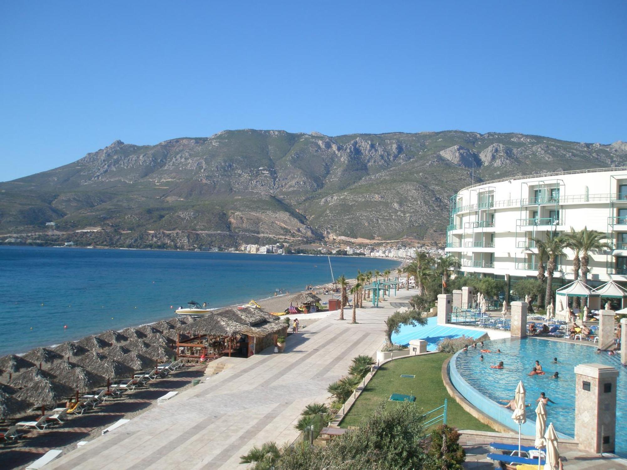 Club Casino Resort