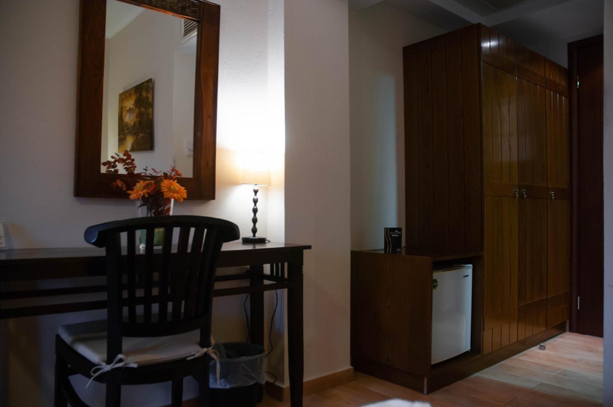 Melegos Hotel 3*