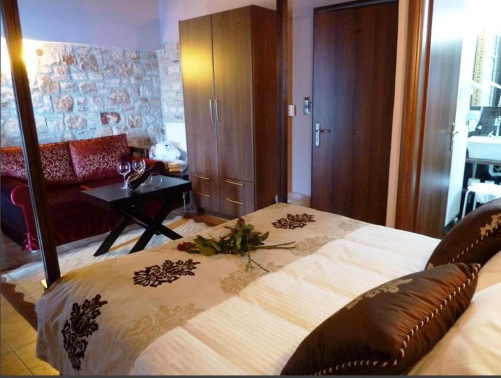 Paramythenio Guest house *