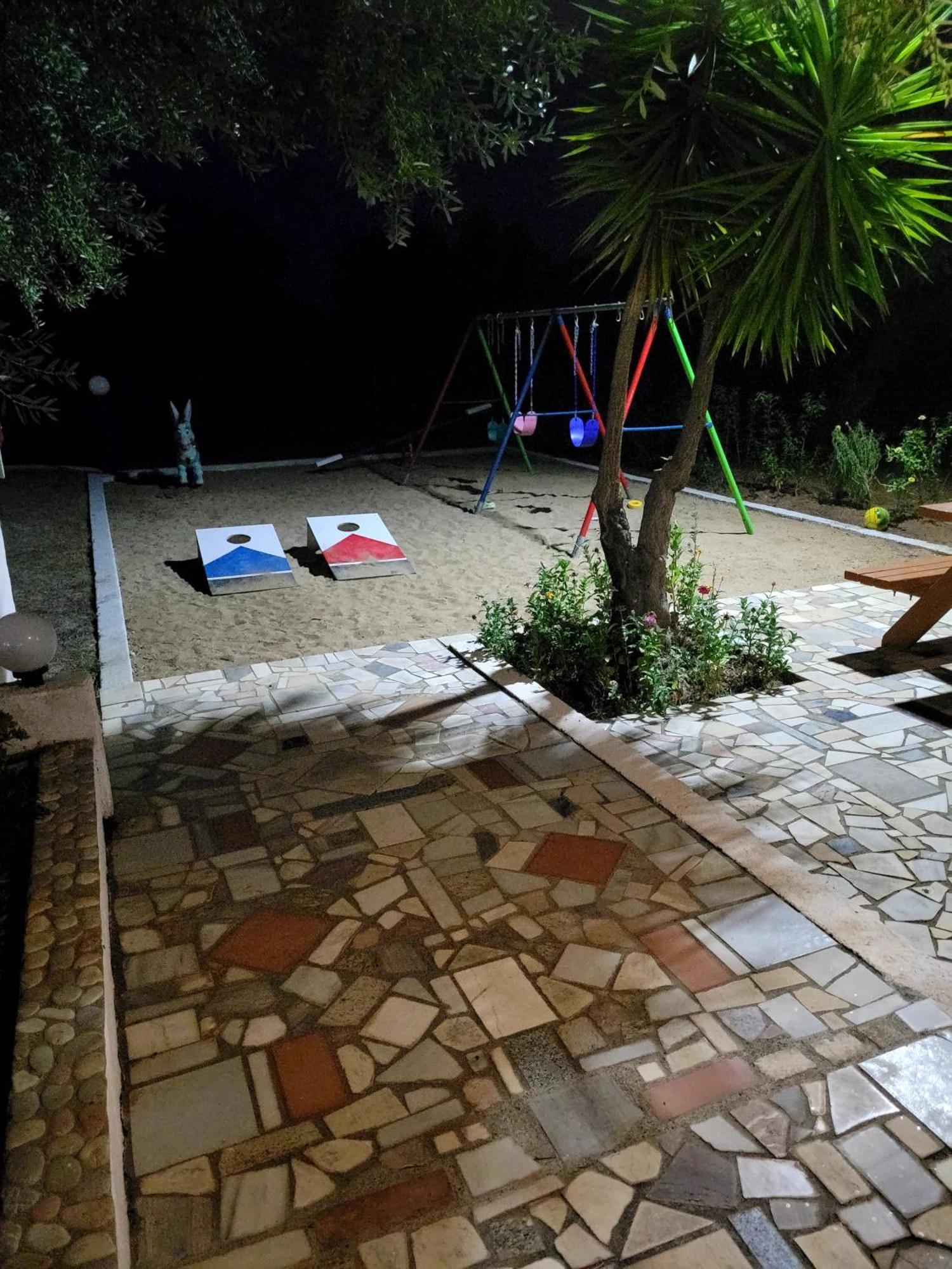 John & Jenny's Small Village * Agios Andreas (Messenia)