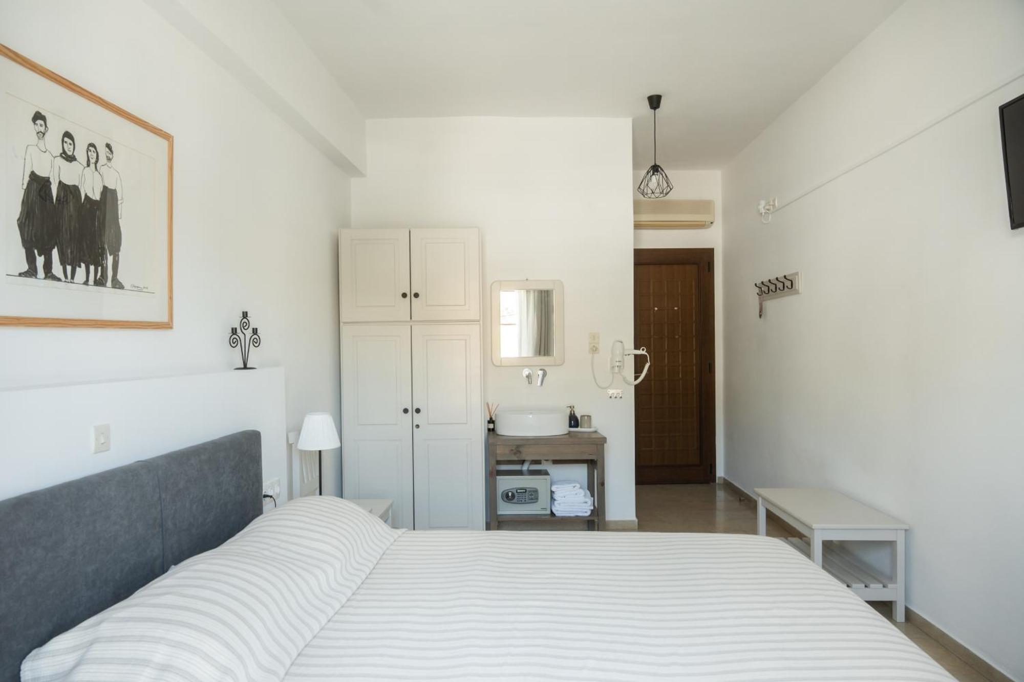 Lykomides Guest house *