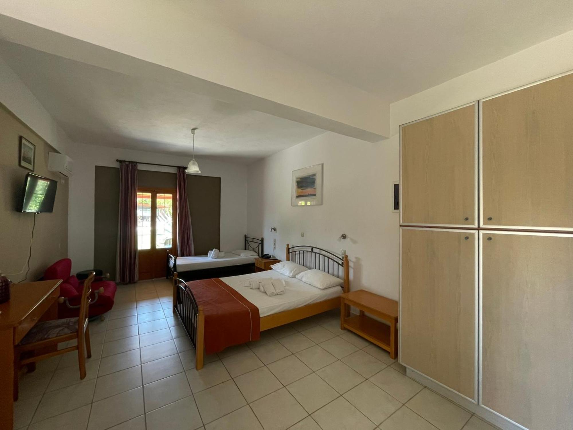 Aparthotel Mikro Xorio