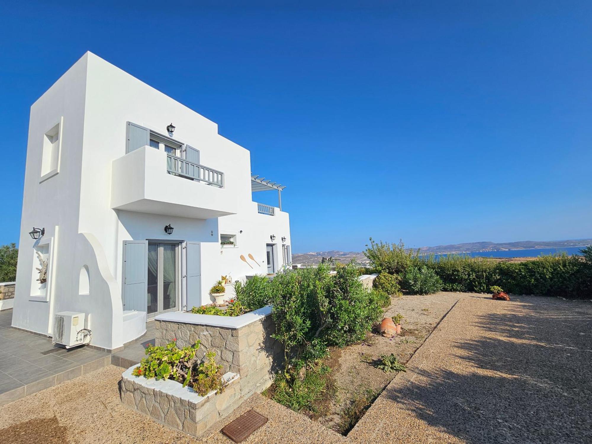 Milos Sun Holiday home Peran Triovasalos