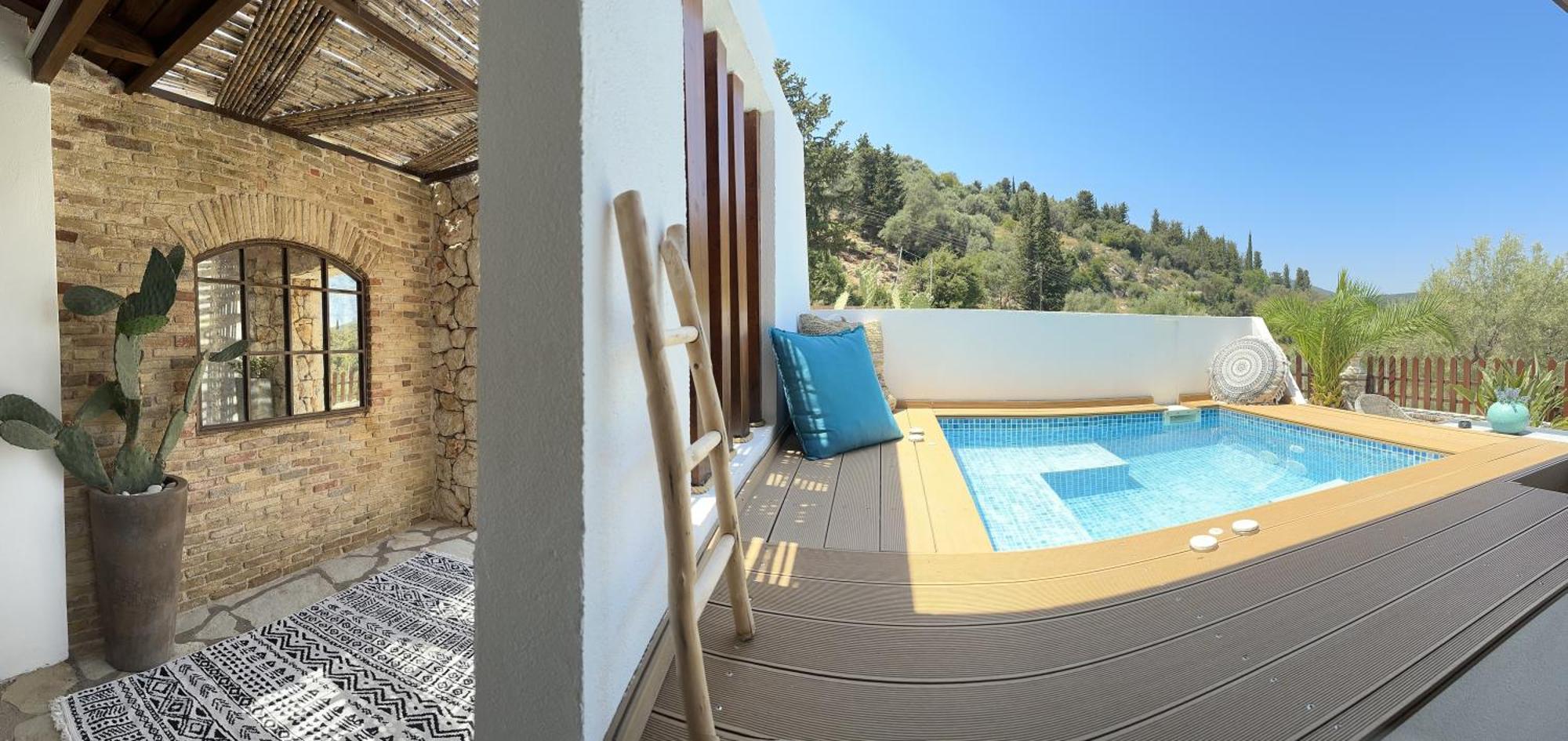 Luxury Athina Nikiana