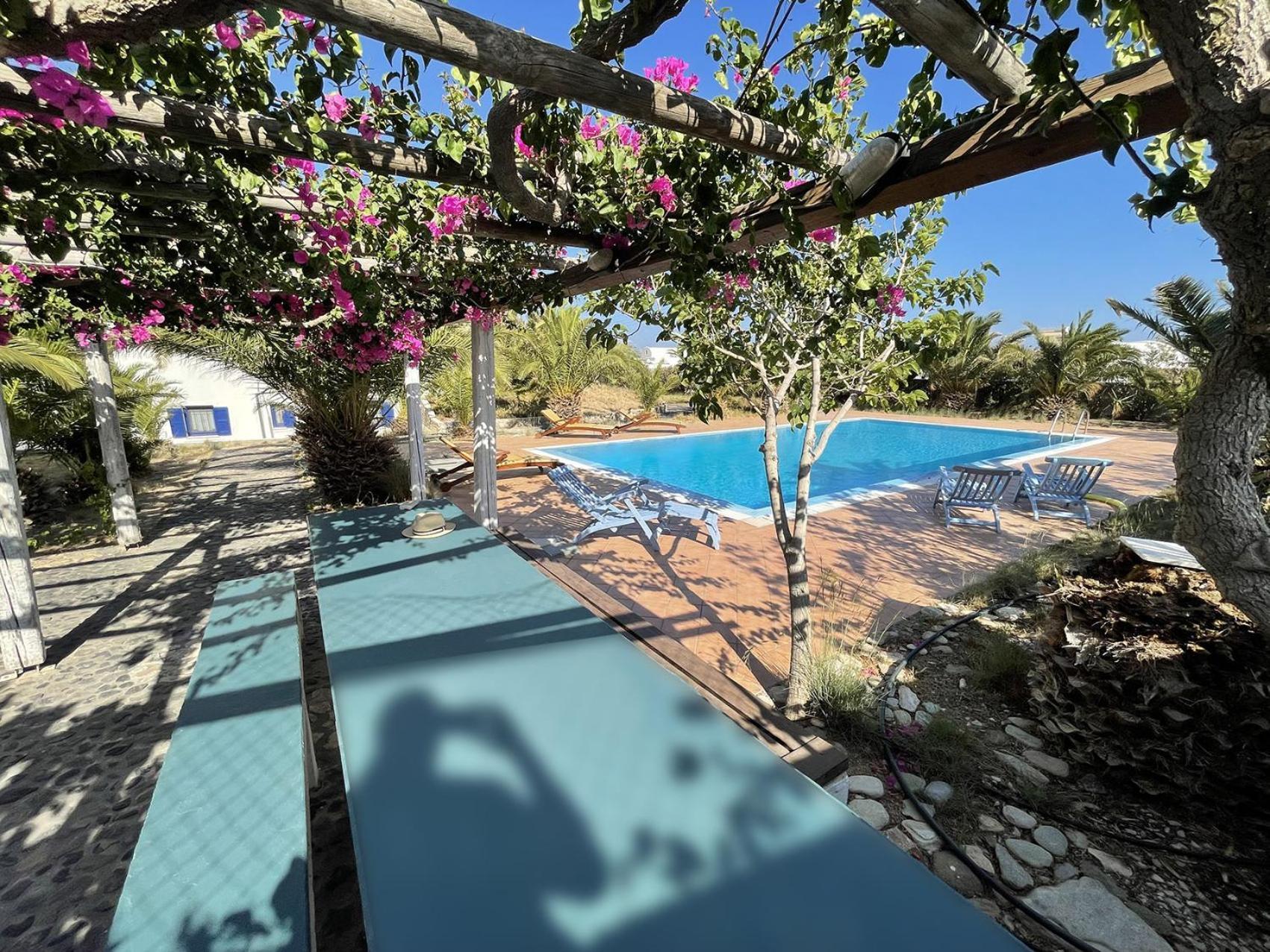 Hones - Relax House Perissa (Santorini)