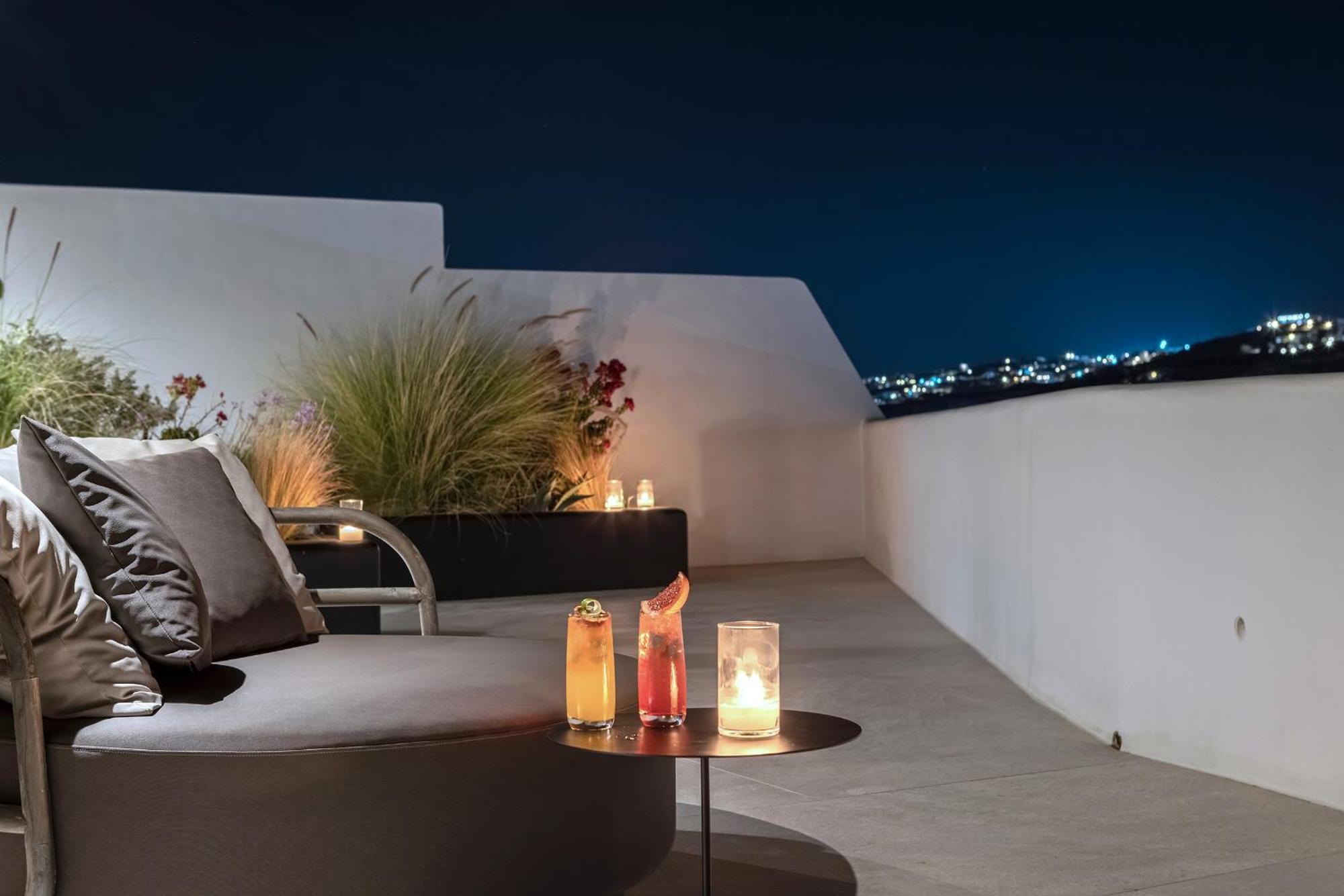 Hotel Aeonic And