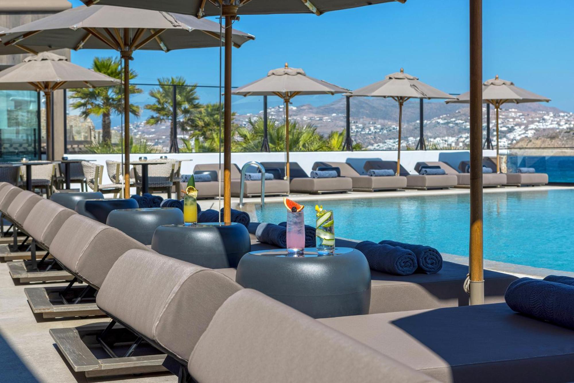 Hotel Aeonic And