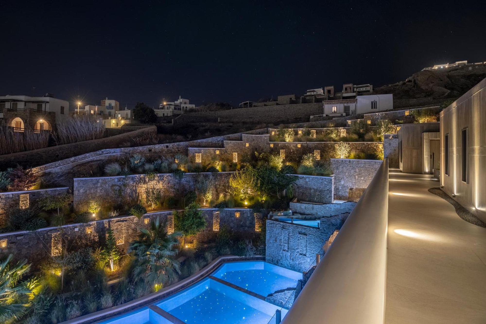 Hotel Aeonic And 5*