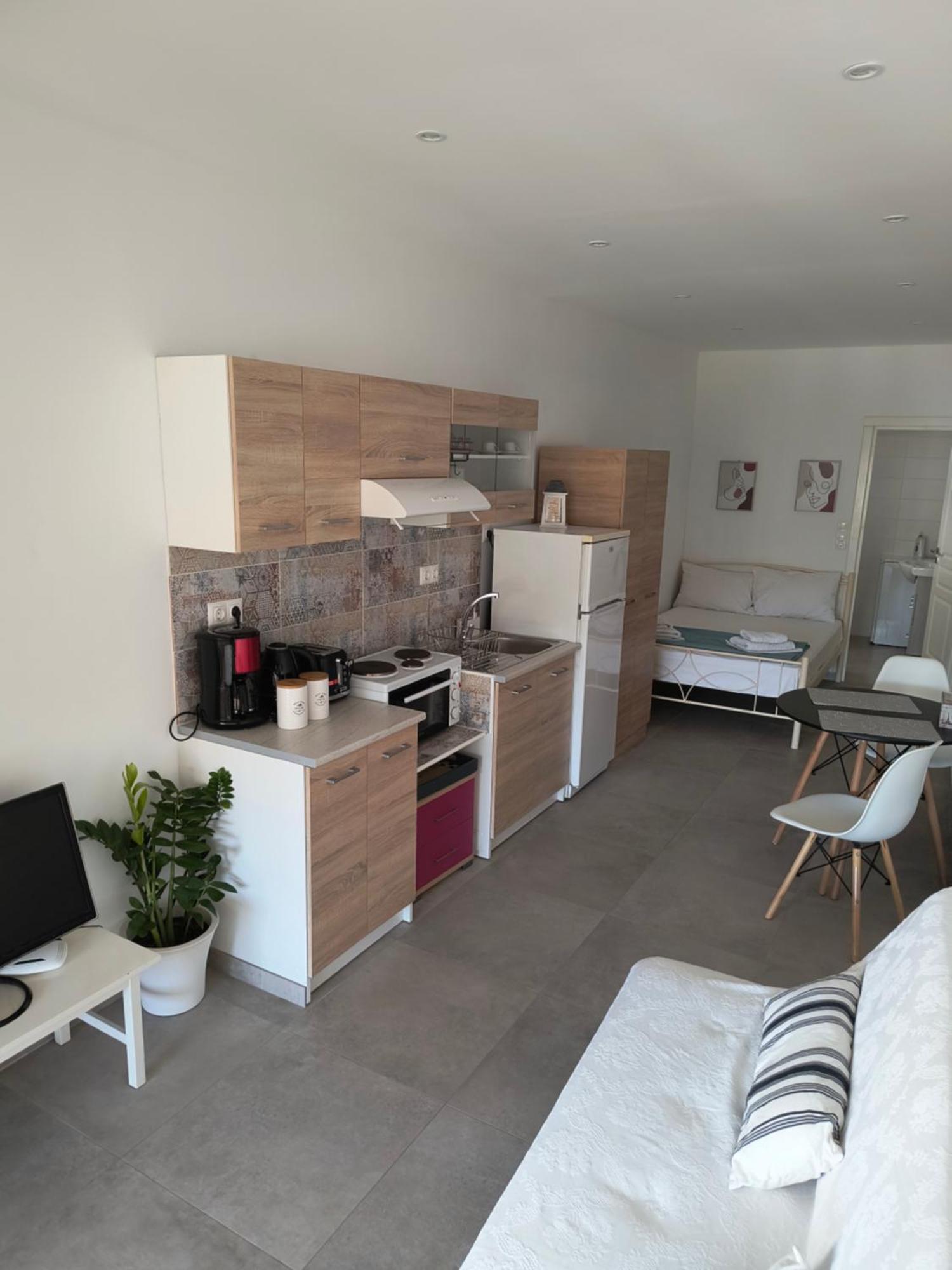 Cosy For Couples 2 Min From Mades Holiday home