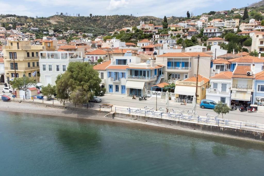 κοράλι, παραλία λίμνης Holiday home Limni (Evia)