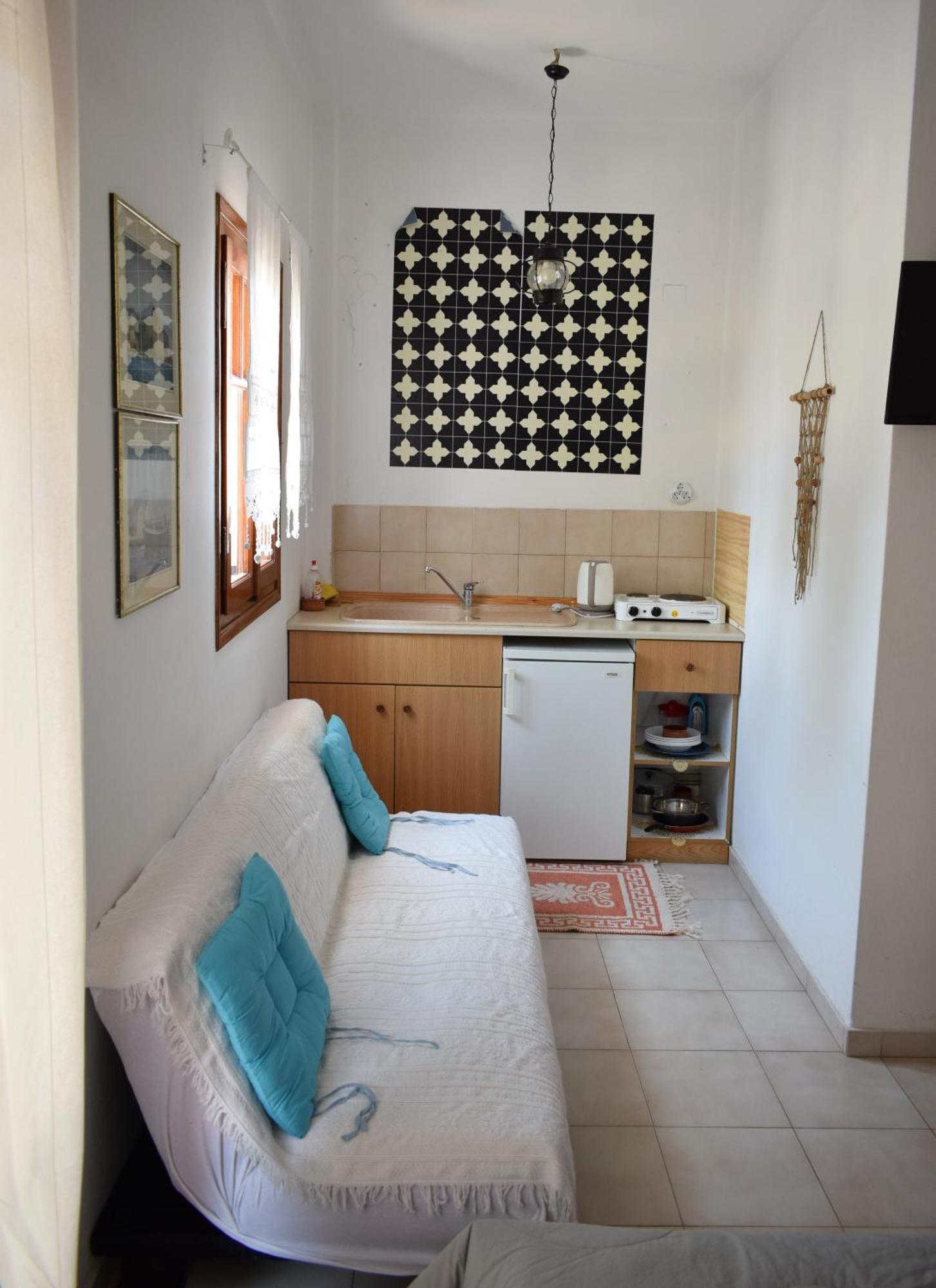 Town Cozy Escape Aegina