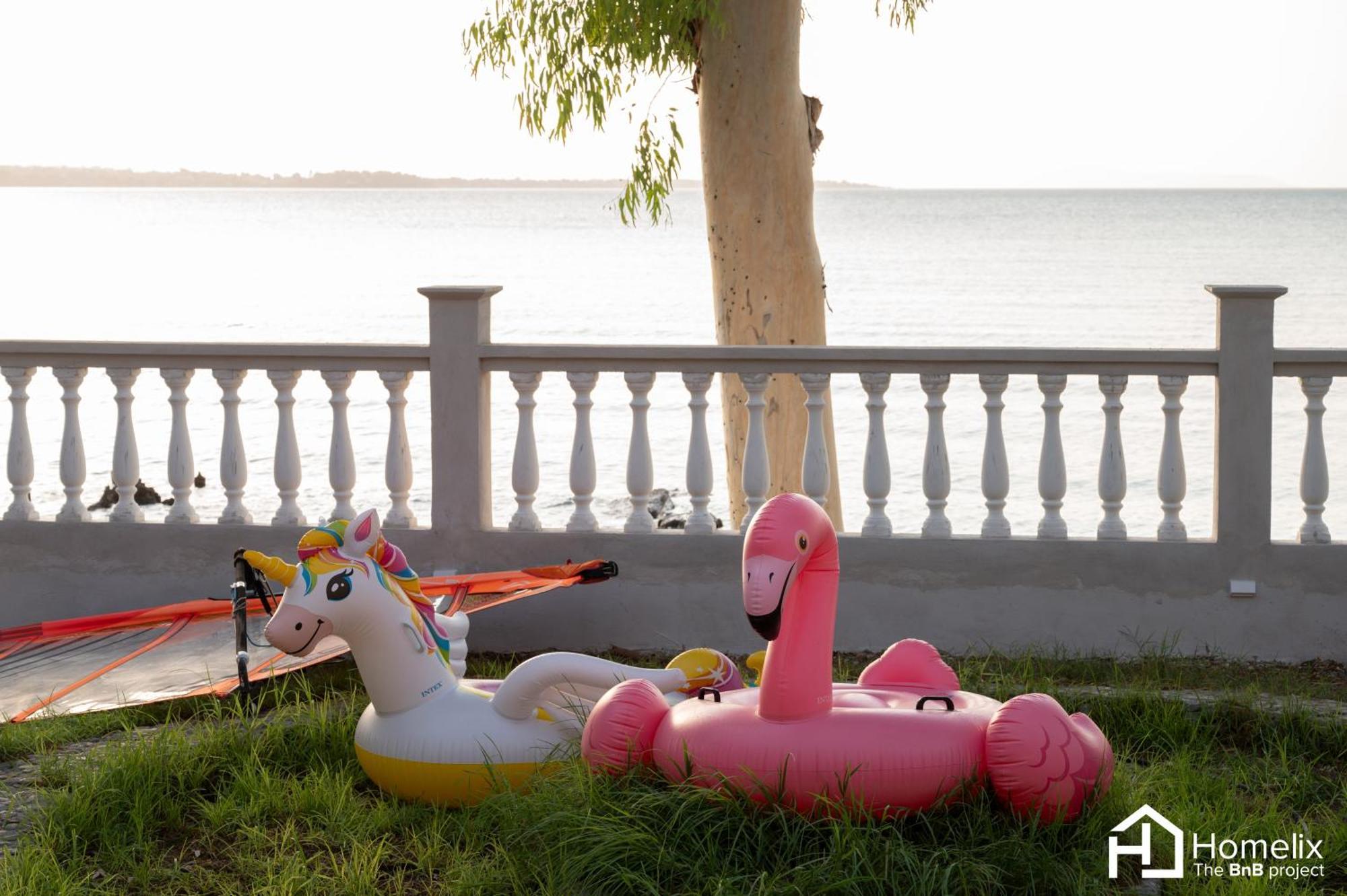 Sandy - Seafront & Luxury *