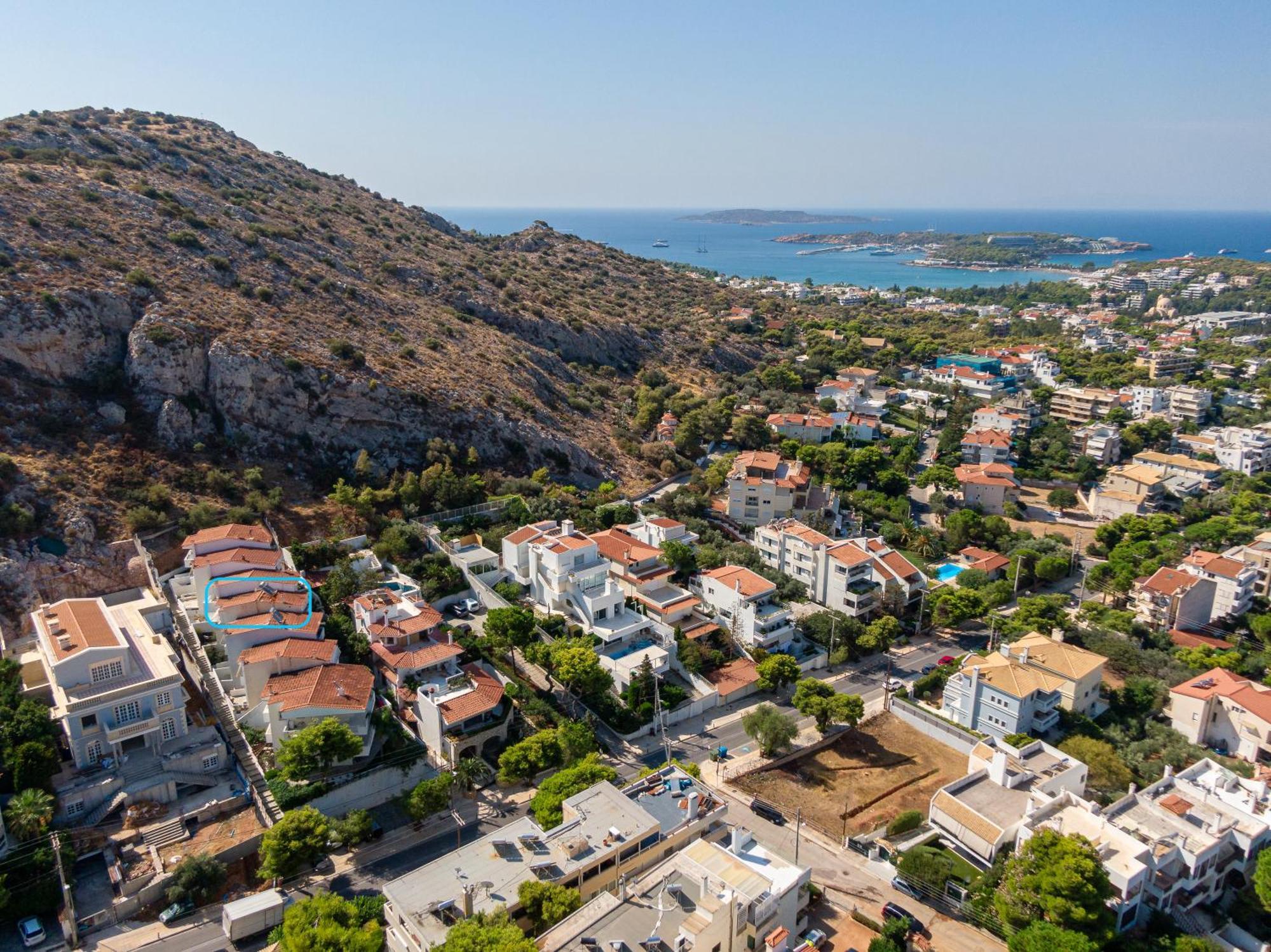 Costa Luca In Vouliagmeni *