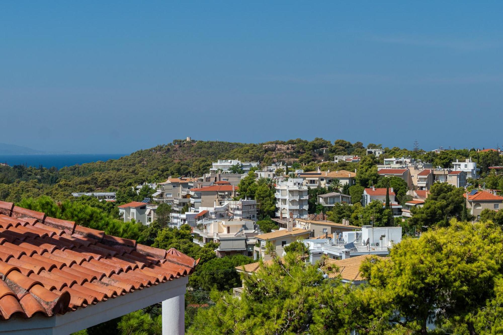 Costa Luca In Vouliagmeni *