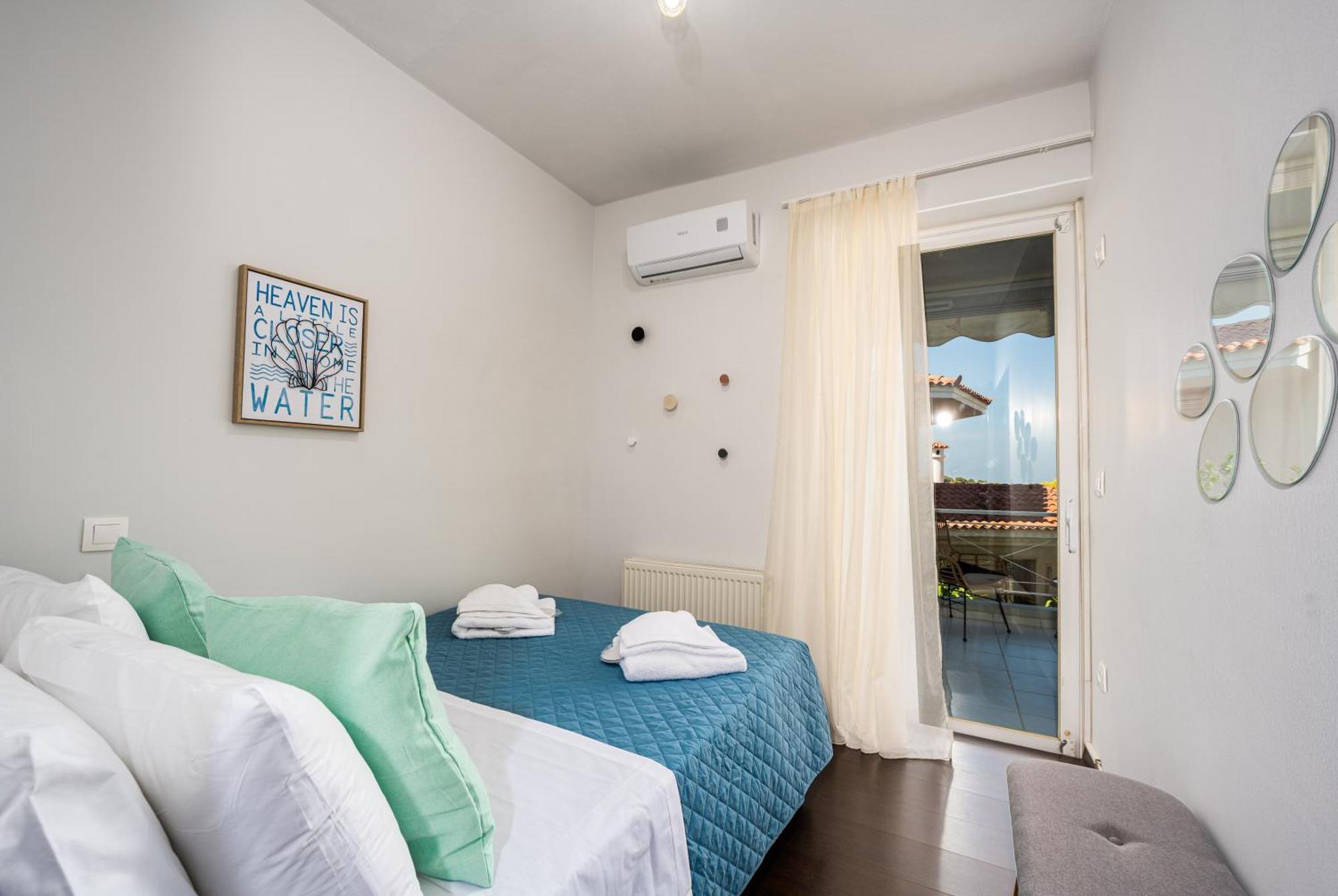 Costa Luca In Vouliagmeni Villa *