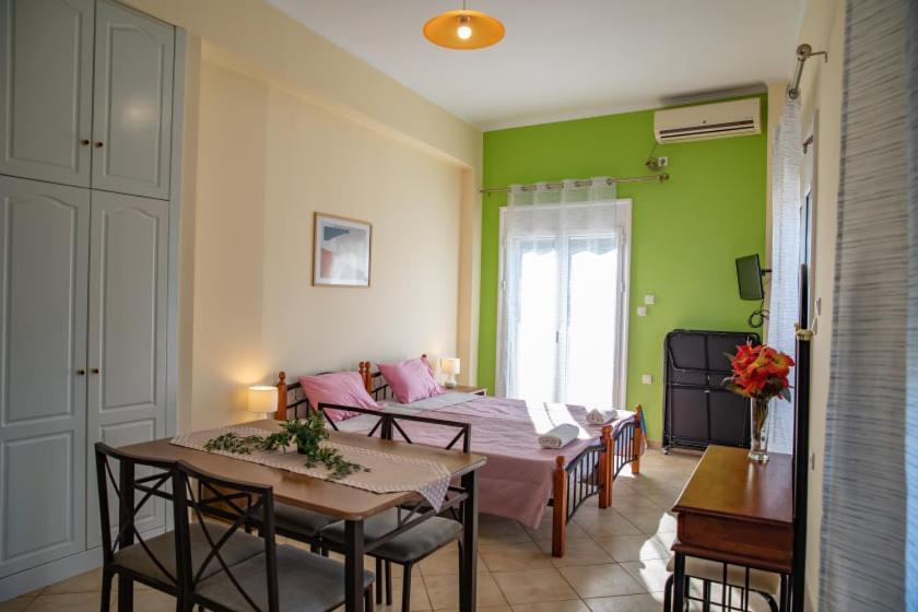 Aparthotel Near Olympia